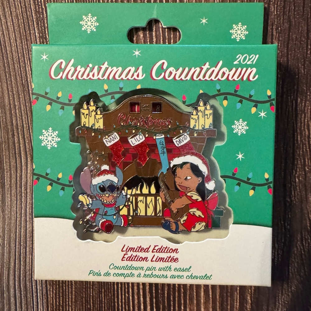 Disney Limited Edition Holiday Pin 2021 NIB